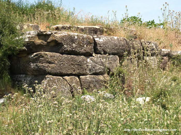 SILLARES DE LA ESTRUCTURA ANTERIOR.